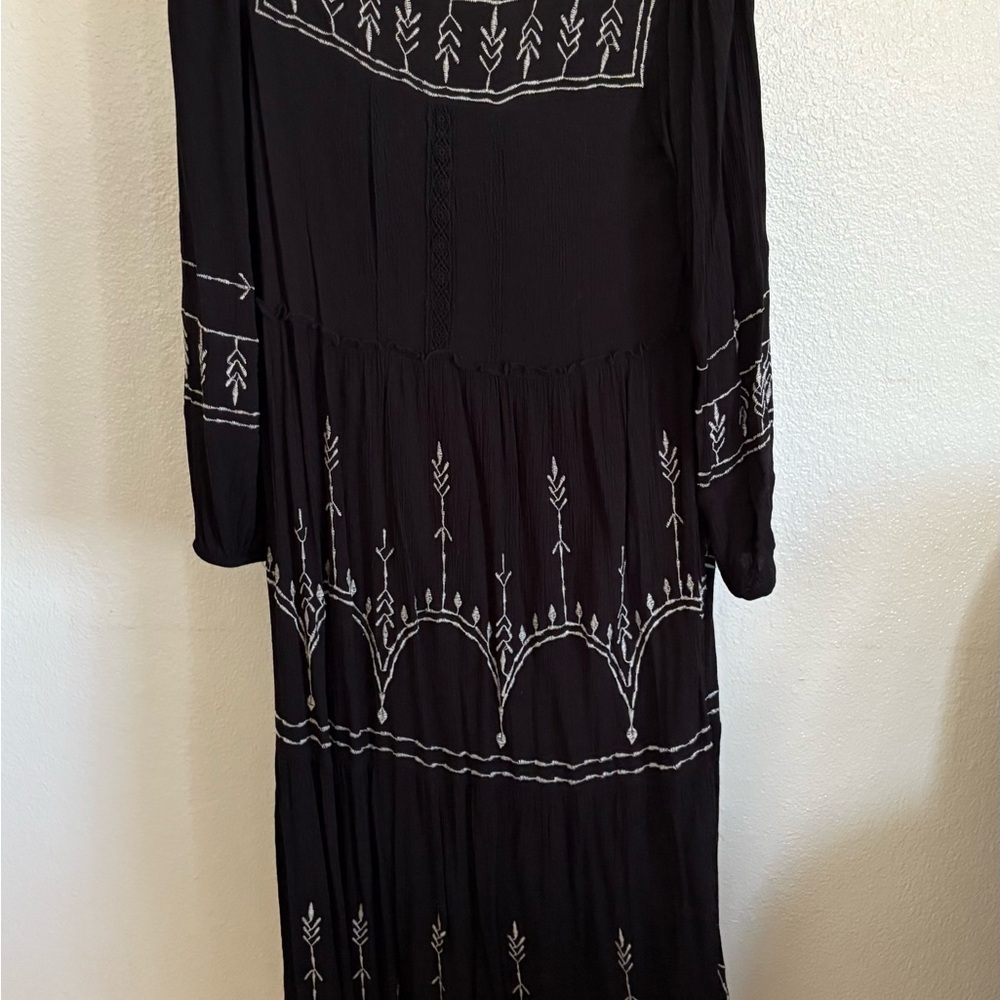 Knox Rose Black Long Sleeve Dress with White Embroidery